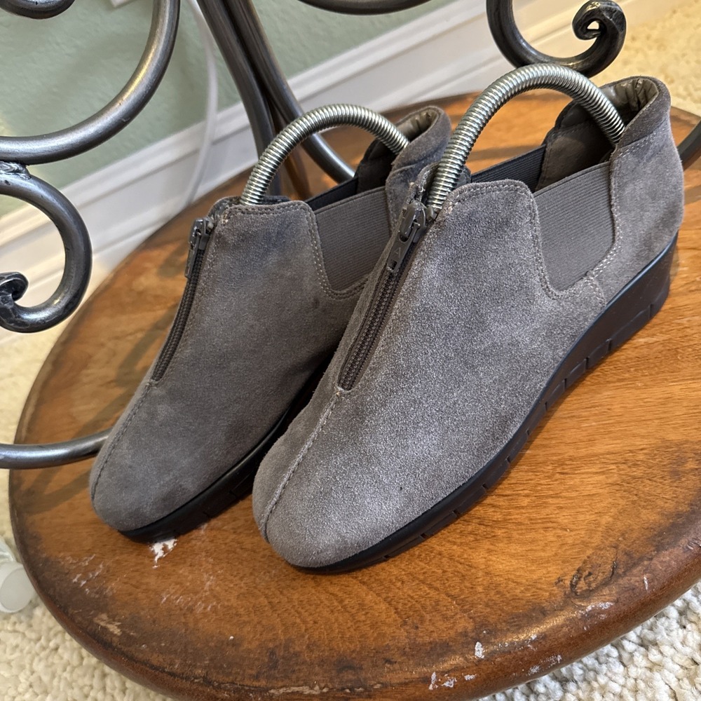 Aerosoles Stitch N Turn Landfall Gray Suede Zip Shoes Women Comfy Elastic 7 M
